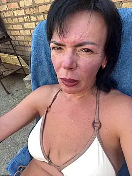 Seks show uživo modela Masher_ na kameri