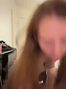 חדר צ'אט בשידור חי של sexyredhead7
