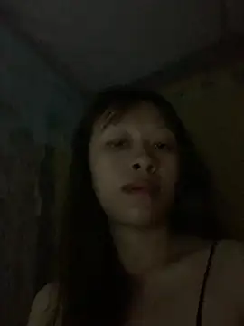 Girl-wet123 élő chatszobája