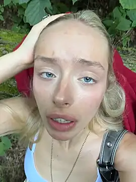 Pokazy przed seks kamerką na żywo – PollyDolly