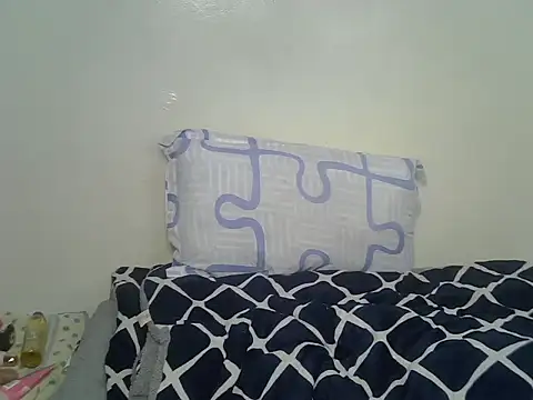 Chat soba uživo modela Petitecherrry