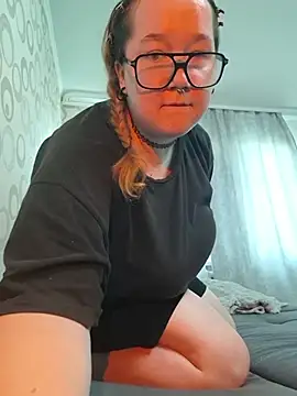 חדר צ'אט בשידור חי של FionaDior