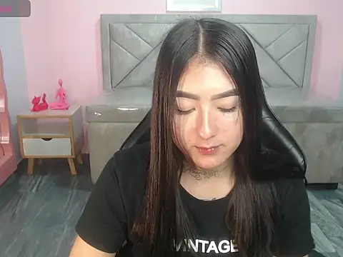 LilithV_ch Adlı Modelin Canlı Sohbet Odası