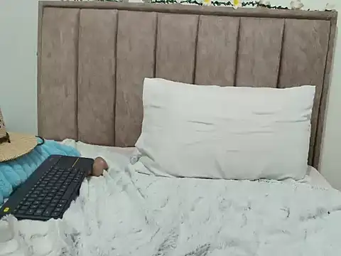 Chat soba uživo modela LinaFerrero_