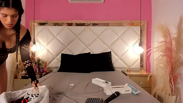 Abby_Moree_ – Naživo chatovacia miestnosť