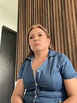 Živá chatovací místnost Scarlett_Noil