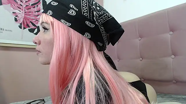 madeleine_evans – live chatrum