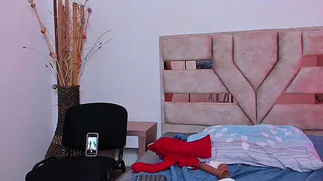 Emilycranfrort__ Live chatroom
