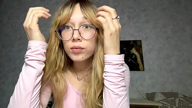 AriaFlyFerrari's Live Sex Cam Show