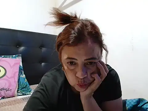 ardienteypicosa's Live Chat Room