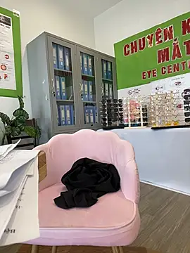 Živá chatovací místnost Sneaky_Cumshoot