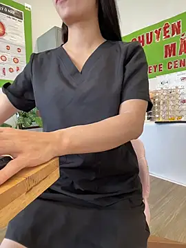 Sneaky_Cumshoot Adlı Modelin Canlı Sohbet Odası