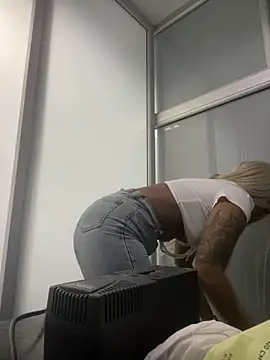 Sala de chat ao vivo de riri_brunnete