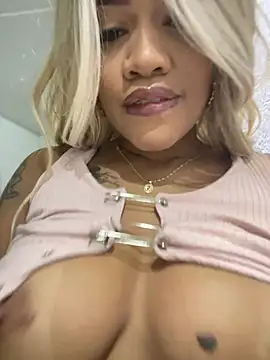 riri_brunnete's Live Chat Room