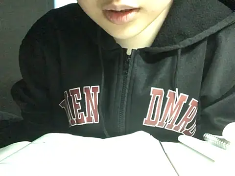 Živá chatovací místnost hypekittyboy