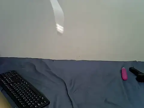 Petitepoppyy's Live Chat Room