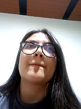 Sala de chat ao vivo de CarolineHot_04