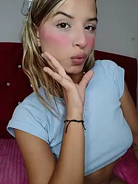 Amber_em Adlı Modelin Canlı Sohbet Odası
