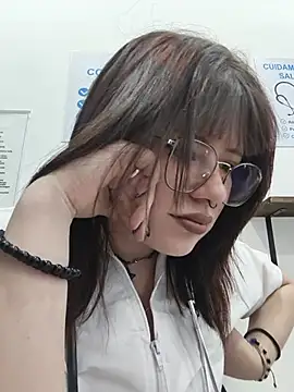 TATIANA--30 Live Chatraum