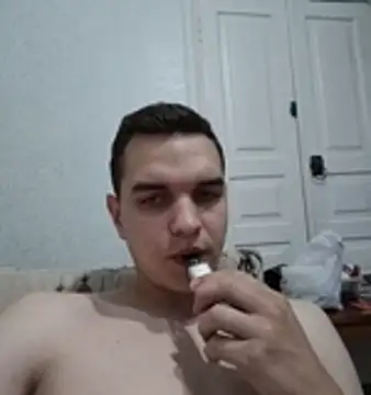 Seks show uživo modela simle_man na kameri