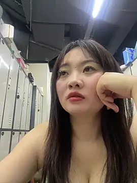 innnnn- 现场性爱视讯表演