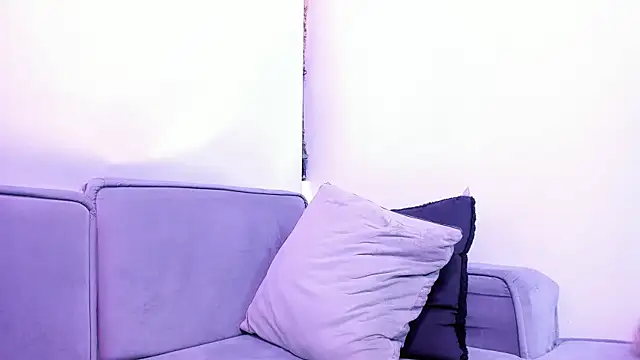 KoreeSpring Adlı Modelin Canlı Sohbet Odası