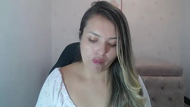 AriaRose_ch Live chatroom