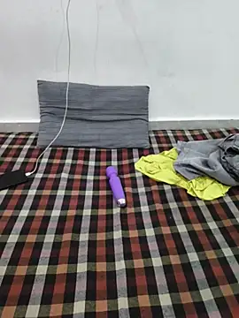 spicy_neha Adlı Modelin Canlı Sohbet Odası
