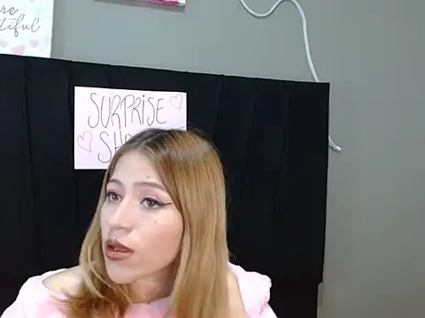 Melodyy_anal777 live-chat rom