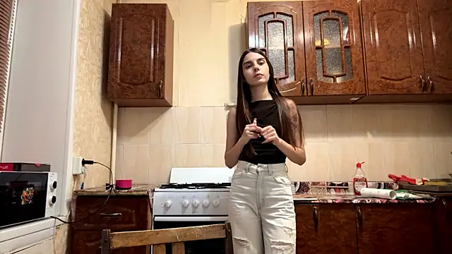 غرفة دردشة hey_hey_Bella المباشرة