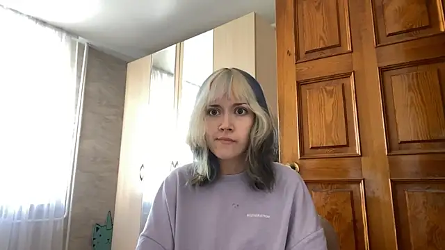LeilaMirrorn Live chat-huone