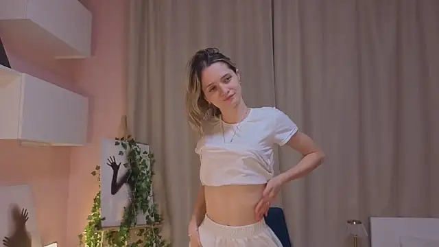Živá chatovací místnost JonieBirdette