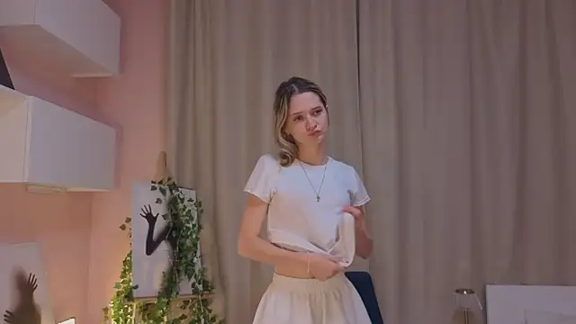 Živá chatovací místnost JonieBirdette