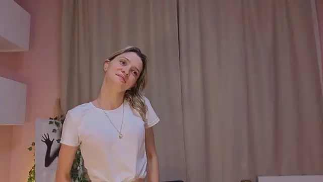 Živá chatovací místnost JonieBirdette