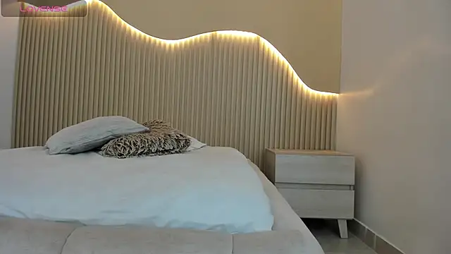 Chat soba uživo modela LUCI_COLINS