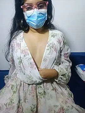 Lushee20 লাইভ চ্যাট রুম