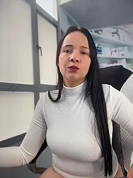 Cami_LS' Live Chat Room
