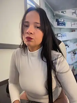 Cami_LS' Live Chat Room