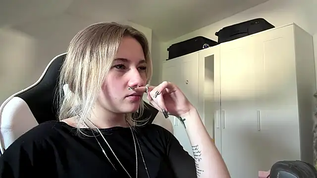 tutsiecutie чат на живо