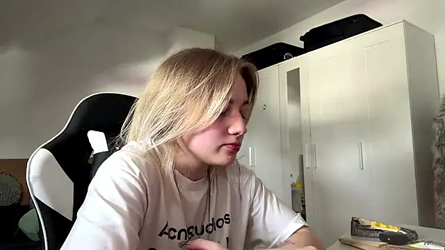 tutsiecutie – live chatrum