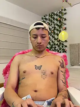 SirDamian live sex-cam show