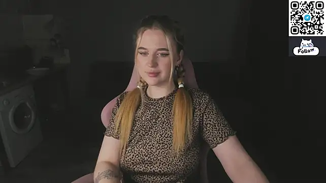 Betany_foxs' Live XXX Chat