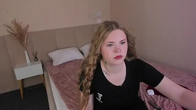Rina_babyyy – Naživo chatovacia miestnosť