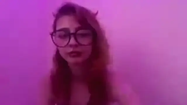 ClareTwiet's Live Chat Room