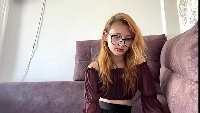 ClareTwiet Adlı Modelin Canlı Sohbet Odası