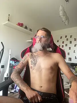 Seks show uživo modela marek55cz na kameri