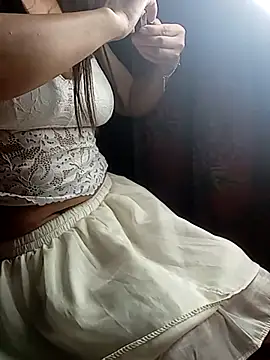 Yen-nhi লাইভ চ্যাট রুম