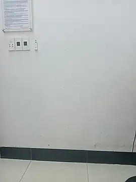 Yen-nhi Adlı Modelin Canlı Sohbet Odası