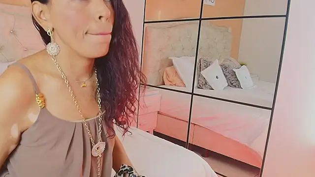 Živá chatovací místnost Reina__Queen