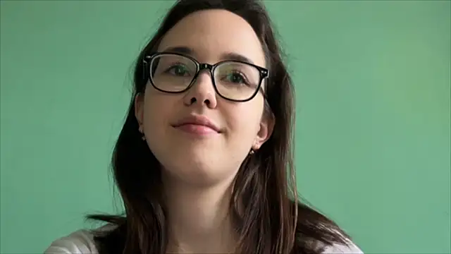 חדר צ'אט בשידור חי של shylilyshyyy